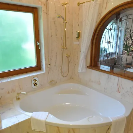 Alpenhotel - Ein Rovell 4* Όμπερσντορφ