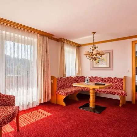 Alpenhotel - Ein Rovell فندق