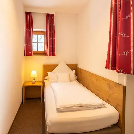 Alpenhotel - Ein Rovell ホテル 4*