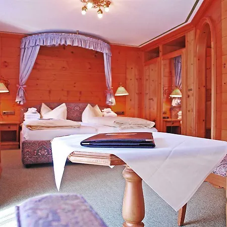 Alpenhotel - Ein Rovell מלון