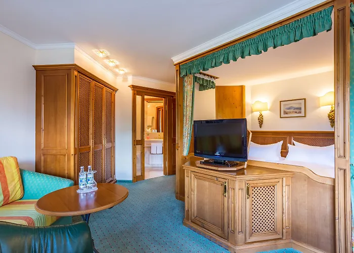 Alpenhotel - Ein Rovell فندق