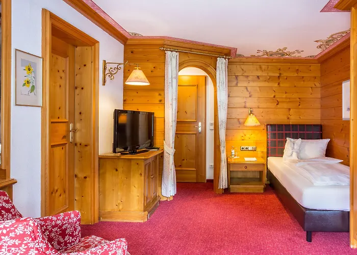 Alpenhotel - Ein Rovell فندق