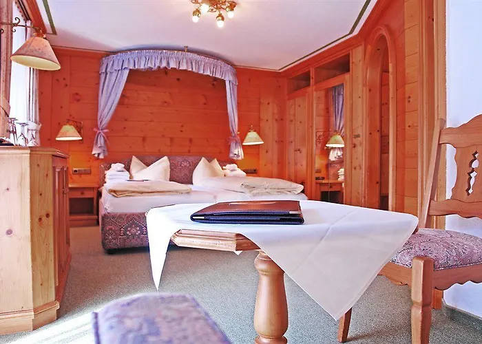 Alpenhotel - Ein Rovell فندق